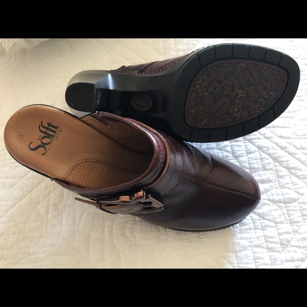 Clogs - Picture 2 of 4